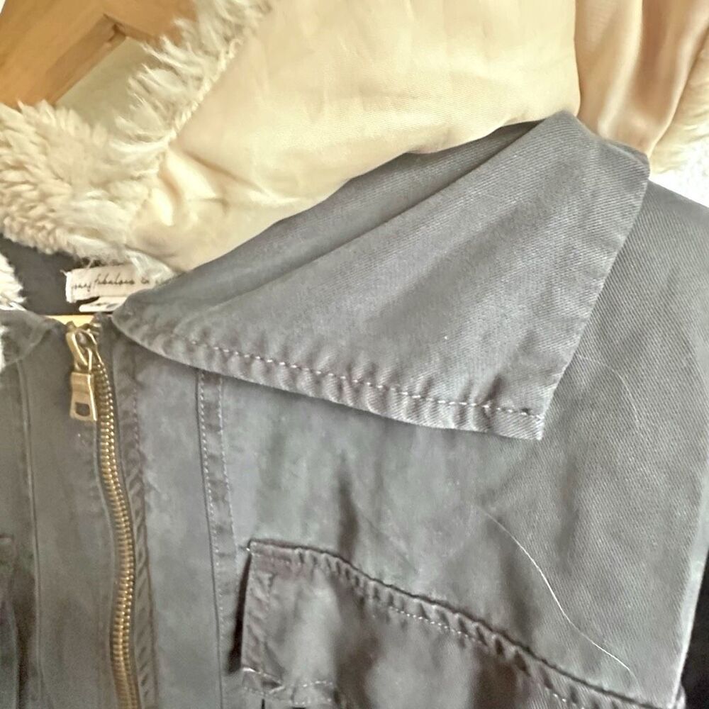 YOUNG FABULOUS & BROKE | Aviator Bomber Zip Jacket Detachable Faux Fur | Medium - Picture 5 of 9